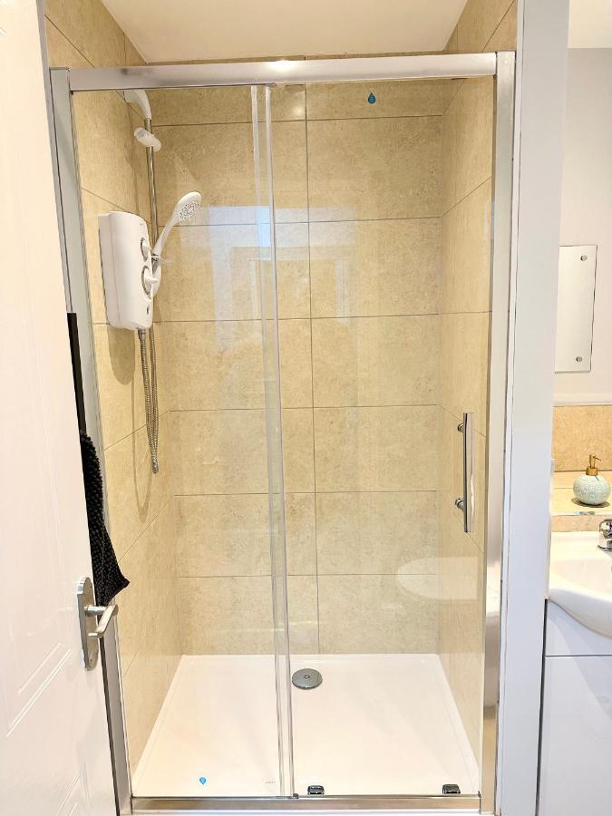 Comfortable City Apartment Derby Bagian luar foto